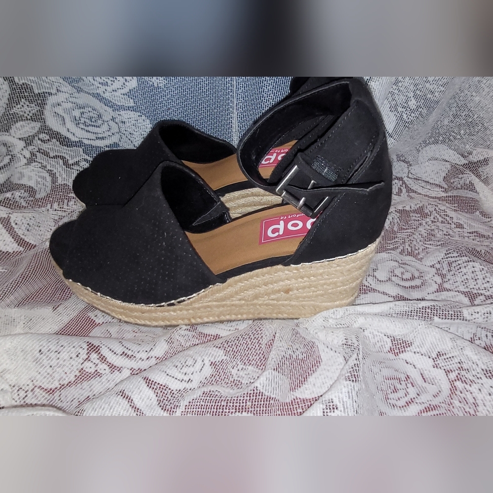 2 Pop Women's Damera Wedge Sandals-- Size 10M